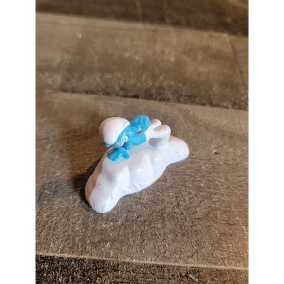 Peyo 2017 Smurfs McDonald's Hefty toy figure - Picture 2 of 4